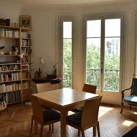 Stylish 2 Bedroom In Montmarte *