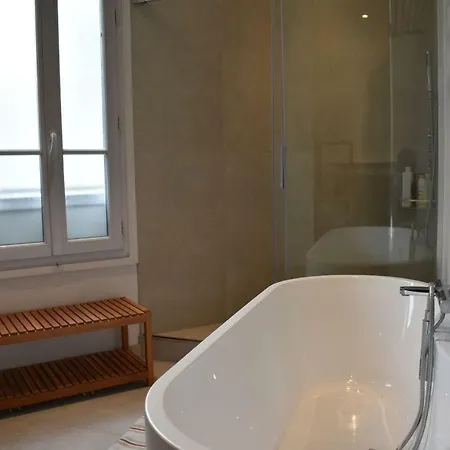 Stylish 2 Bedroom In Montmarte