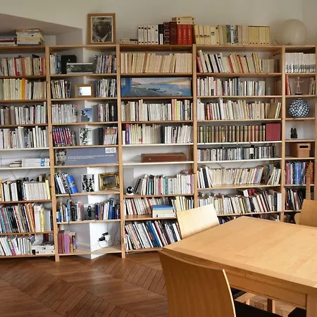 Stylish 2 Bedroom In Montmarte Paryż